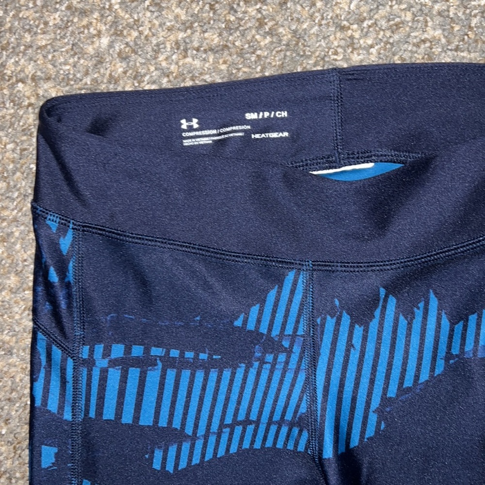 Under Armour Capris Bundle. Small - image 5